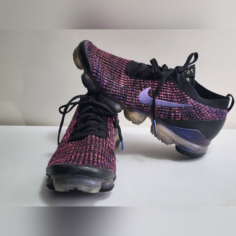 Nike Air Black and Pink Knit Sneakers